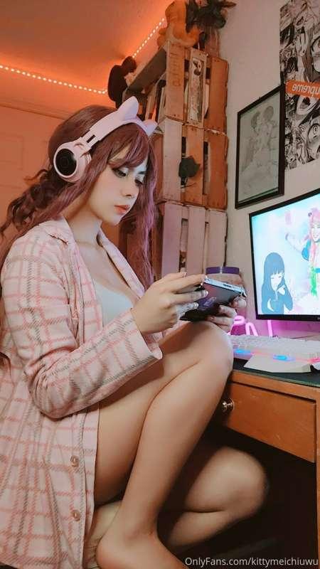 ¿Me enseñas a jugar daddy? 🥺👉🏻👈🏻💖