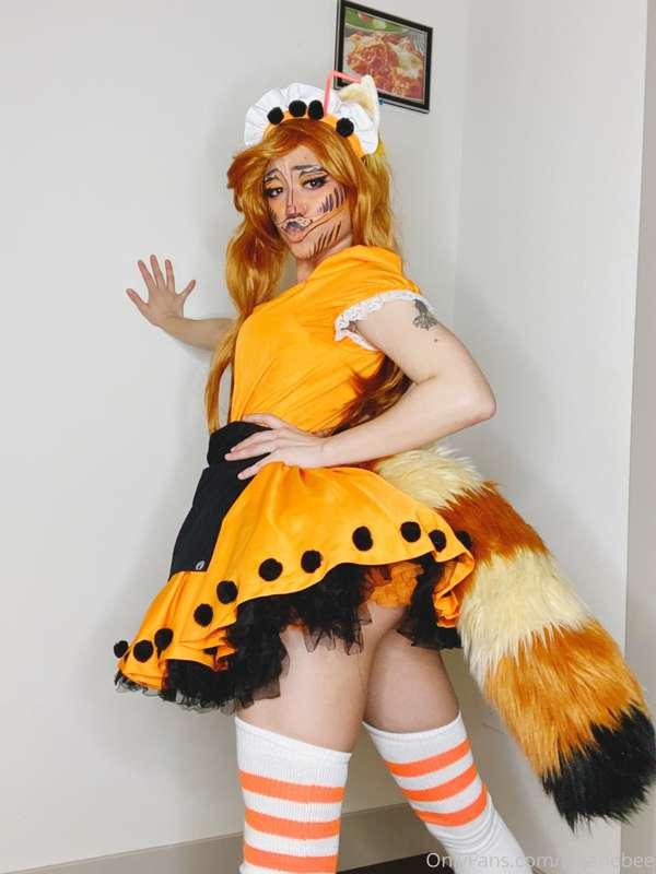 i'm so sorry for this cursed photo set. i promised i'd do it..
