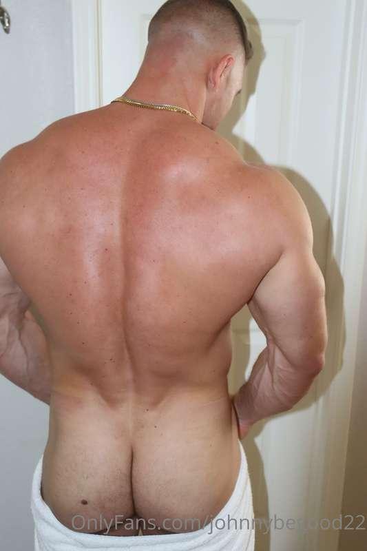Happy Hump Day Everyone!! 🍑 

Hope your Wednesday is kicking..