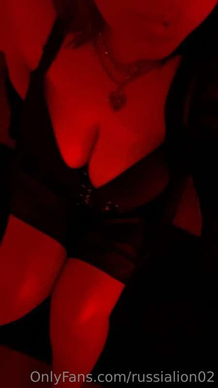 Looking for some love 💋👅