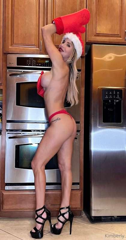 I know a great way to relieve your stress…💦 Merry Christmas ..