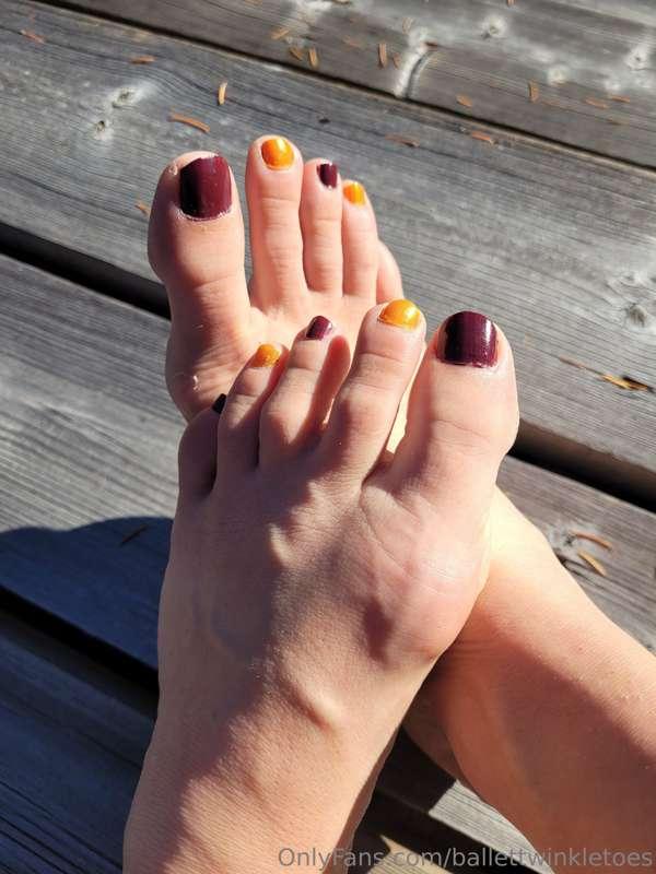 Thanksgiving toe nails 💅 😁