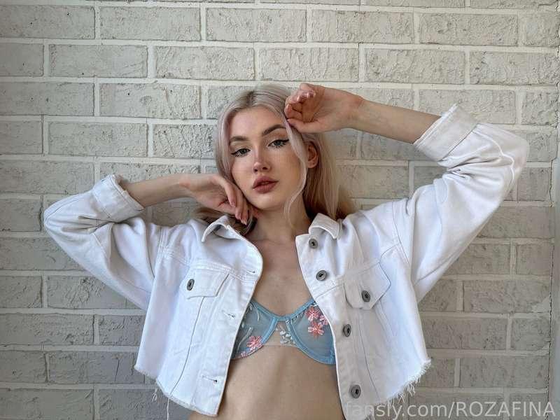 My last photos from the gallery🩵

#fyp #blonde #skinny #cute #erotic #young #egirl