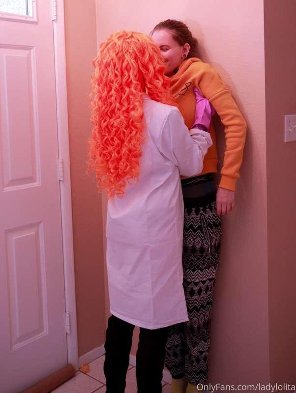 I was super tall in tonights cosplay so I made my partner re..