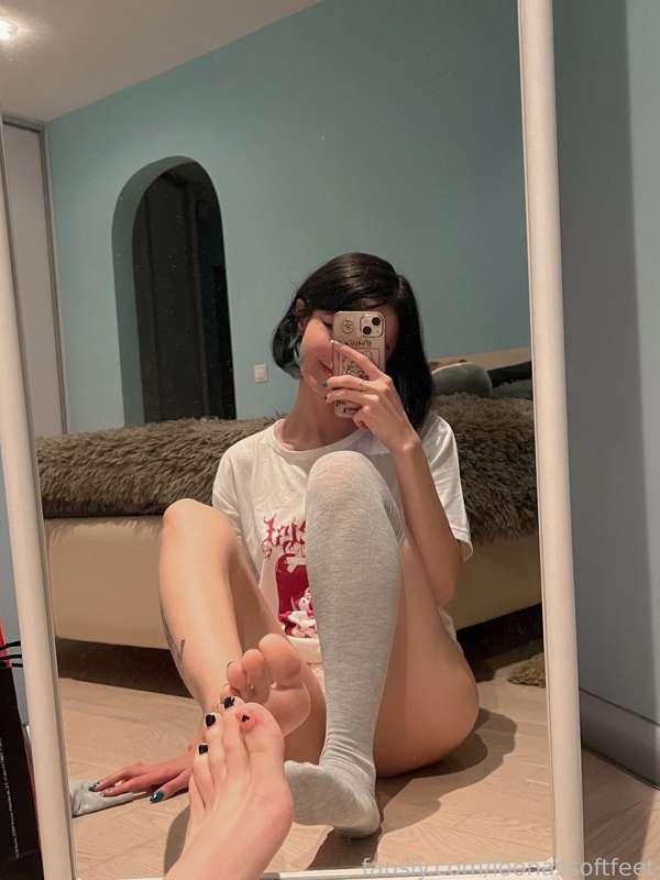 loonassoftfeet image #5