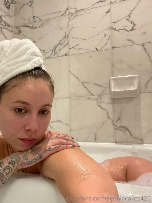 I love a fancy hotel bath