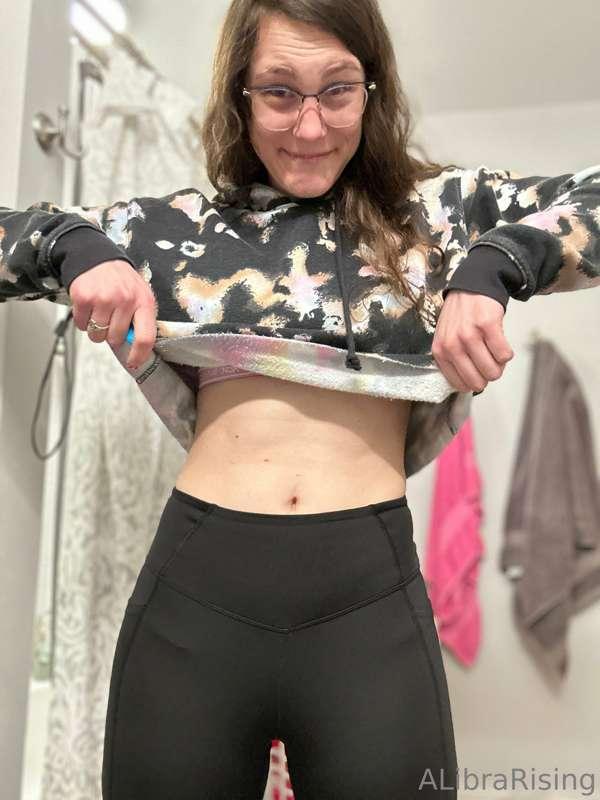 Dang my titty is thiiiiiiis close to popping out 🥵