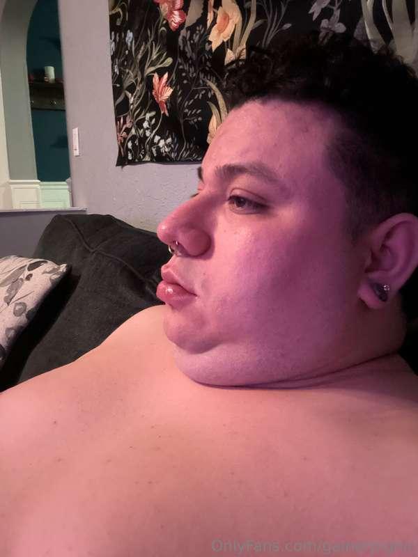 Looking like a fat pig when I’m smooth shaved