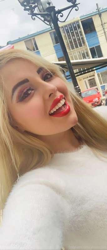 I am back in only I will upload new pics and vids today kiss..