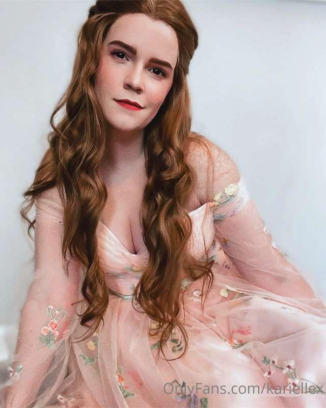 I finally managed to dress up again. Here’s my new cosplay: ..