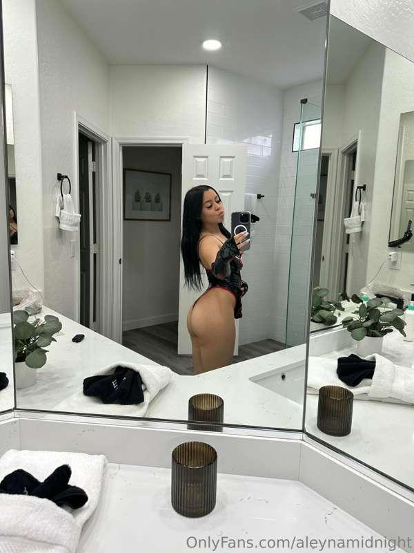 Happy Friday from wifey 😈
If at least 20 people donate $5, I..