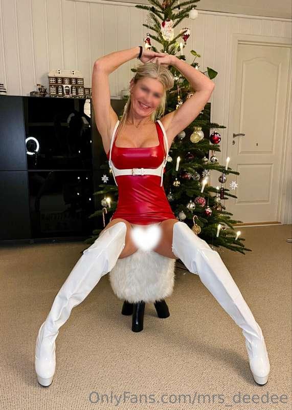 🔥😈 I was so naughty this year that Santa came twice. 🎄❤️