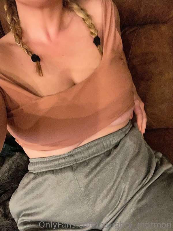 Sweatpants kinda day 😘