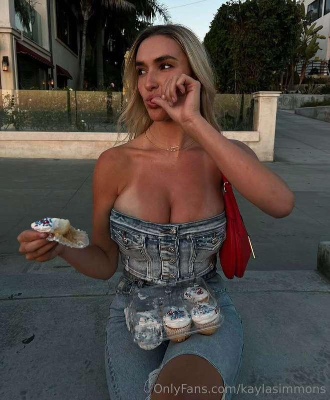 🧁its just a vibe 🧁