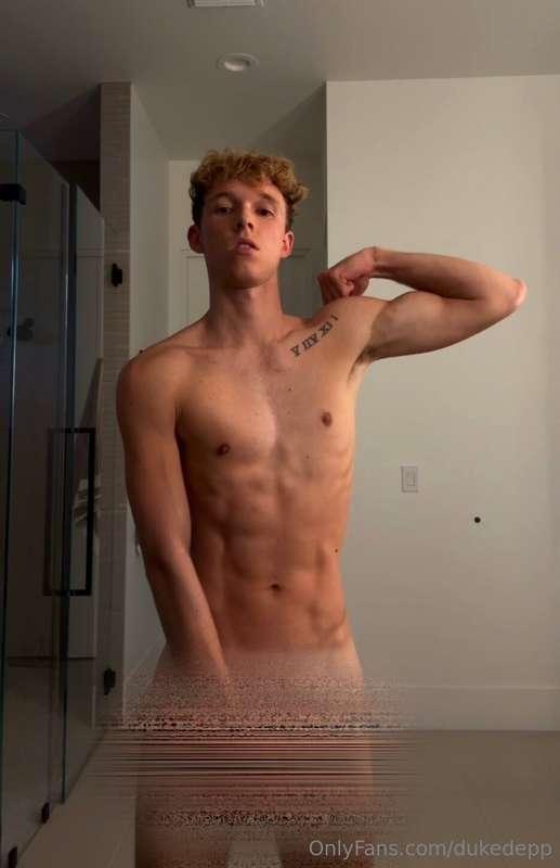 strip video after my workout 😮‍💨 horny & feeling myself up u..