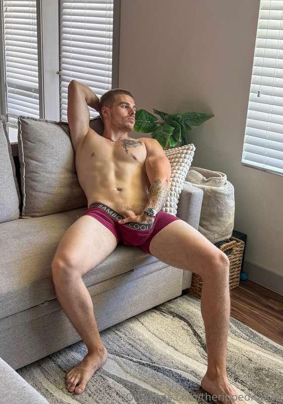 therippeditalian image #0