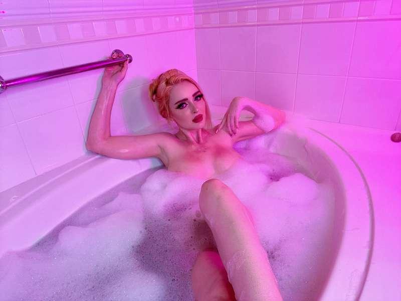 mmm bubble baths are my absolute favorite 🥰🛁

check out my o..