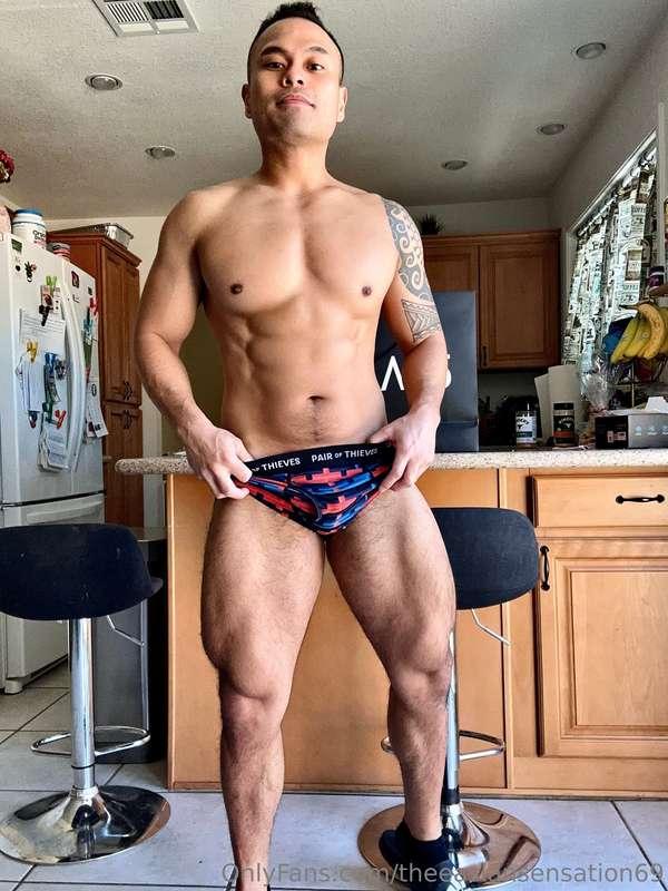 How about you just take my clothes off😏