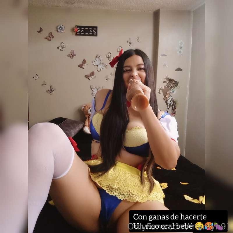 Esta Blanca nieves necesita sus enanitos💦🥵🍆🙈😞