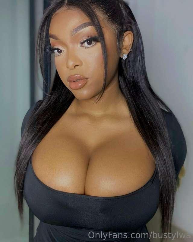 Wanna play with them?😈