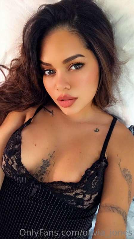 How special am I to you??? 🌹🌹🌹Would you give me roses, to yo..