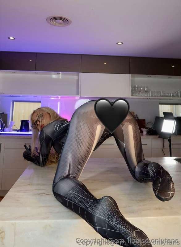 do you wanna see how flexible i am? 👀