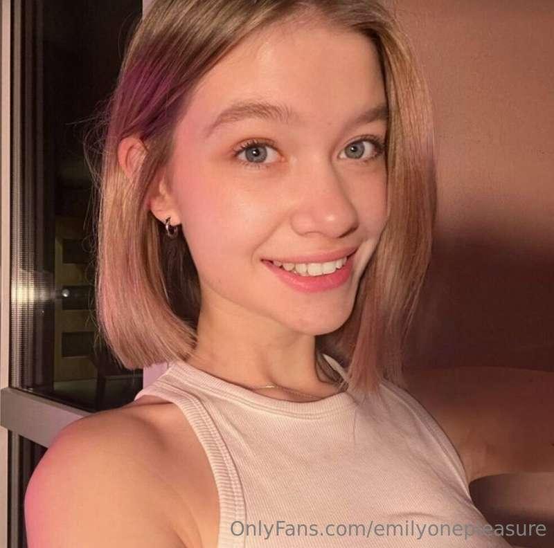 🔞𝐅𝐑𝐄𝐄 𝐒𝐔𝐁𝐒𝐂𝐑𝐈𝐏𝐓𝐈𝐎𝐍🔞 @technobab
This slut @technobab is onlin..