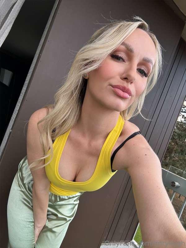 Bringing the heat, one post at a time. 🔥 https://onlyfans.co..