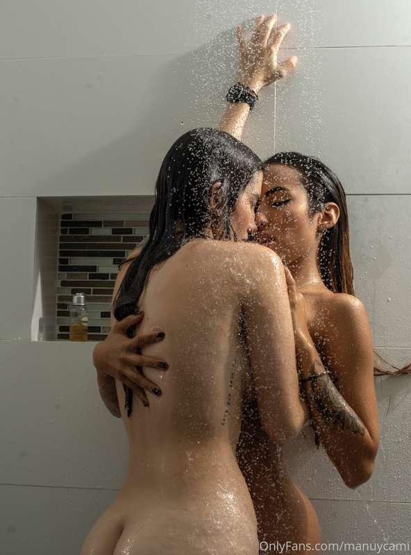 Tomando la ducha 🚿 🧼❤️