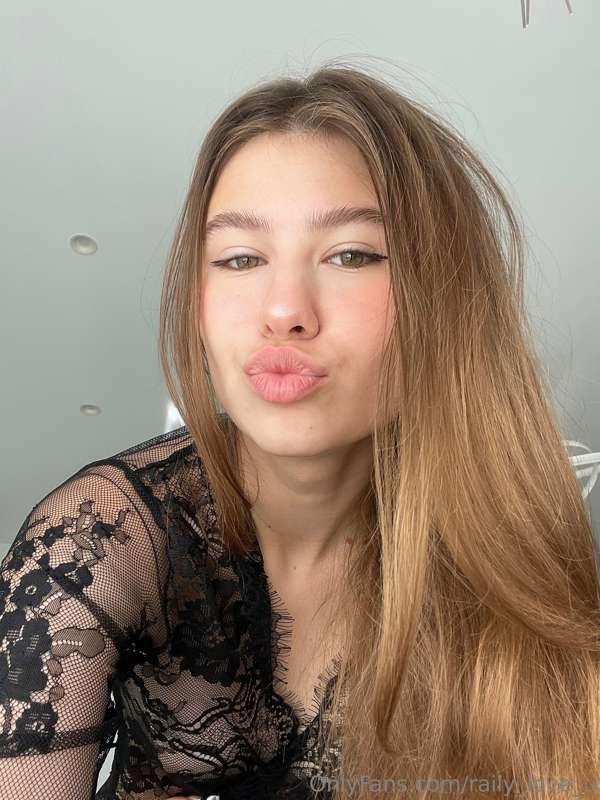Kiss you and I’ll wait for your message. Text me and get a p..