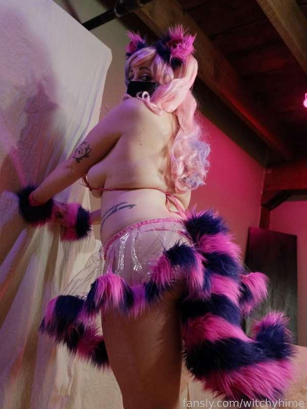 I always love going out to dance in this outfit :3

 
#dance #tiktok #catgirl #thick #milf #rave #tail  #fyp