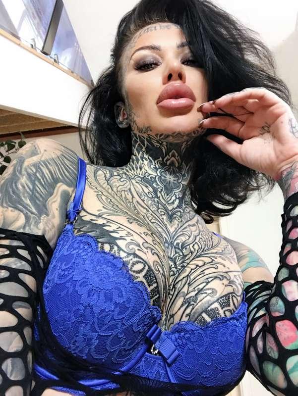 Bow down to your queen 👸🏻