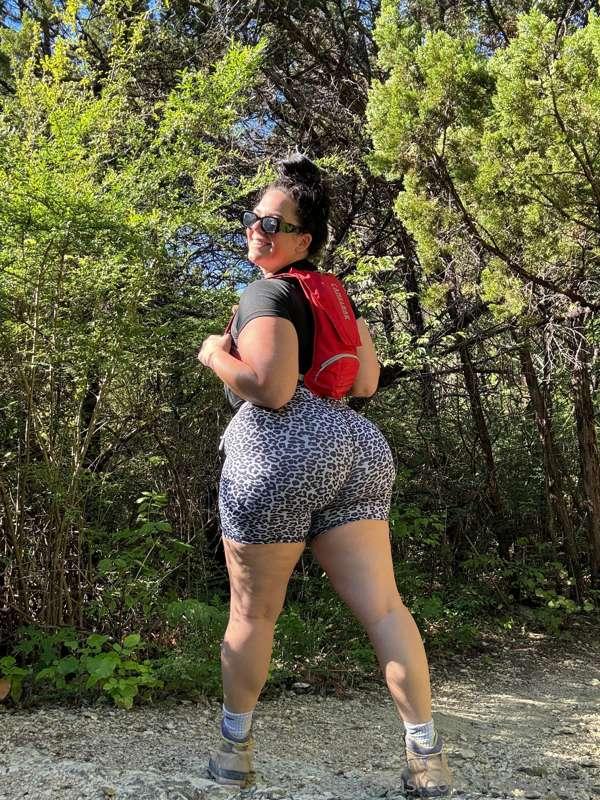 Had a nice little hike this morning!! How’s your weekend sta..