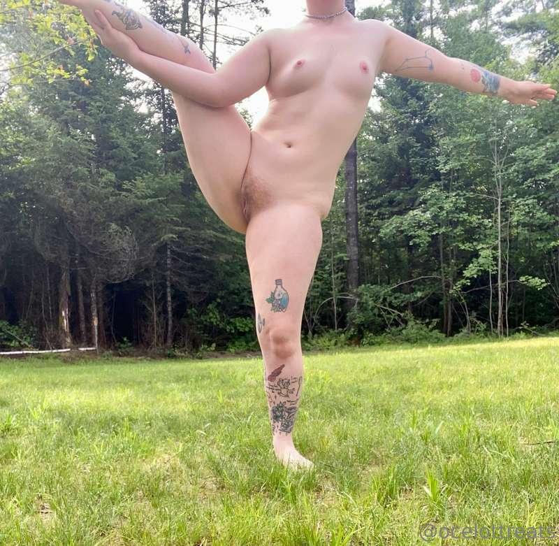 A good morning stretch routine 🥰😻