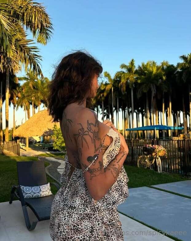 Just a little tease, the real fun starts in my DMs. 😈
