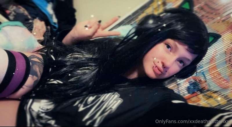 🎮 Should I start streaming on twitch?? I play so many differ..