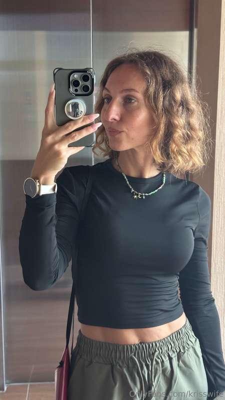 krisswife image #0