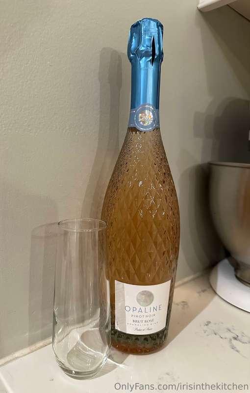 🍾🥂✨