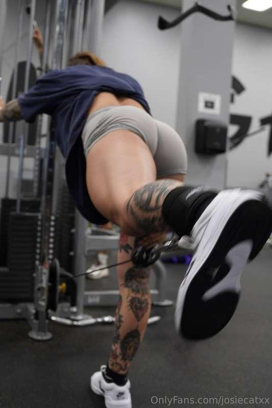 thought this was kind of a fun angle?🍑👀