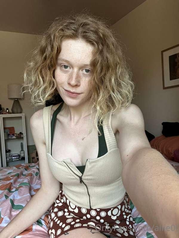 Would you wanna watch me get hard in front of you? ☺️