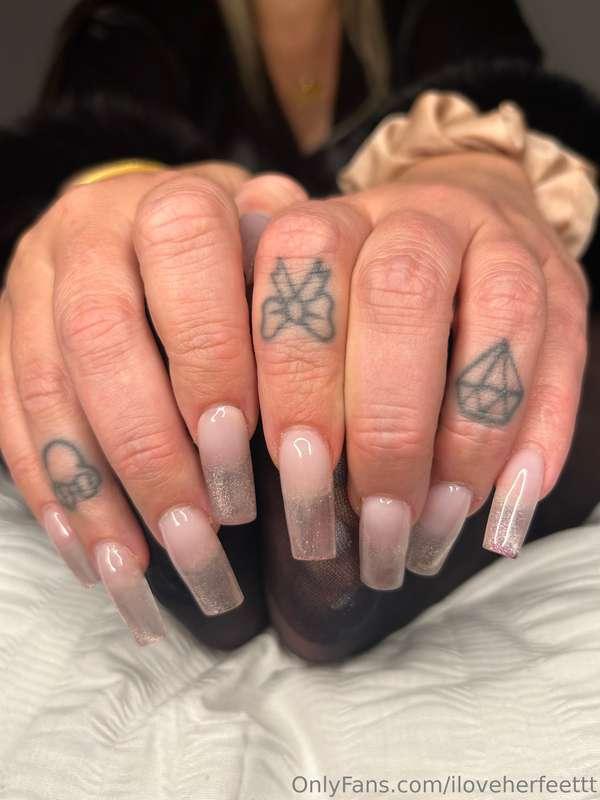 Let’s appreciate @myablueuk ’s sexy mani😍🔥