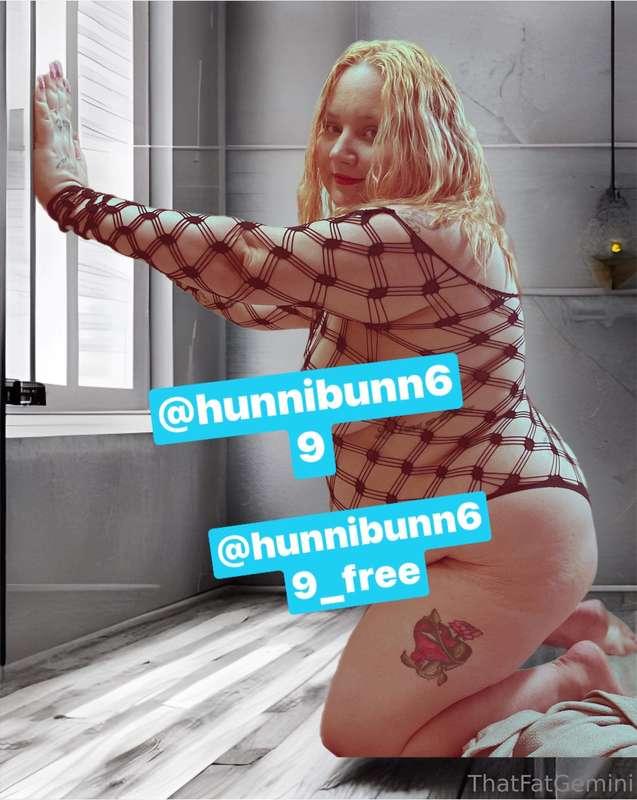 My friend is waiting for you to cum play with her! She uploa..