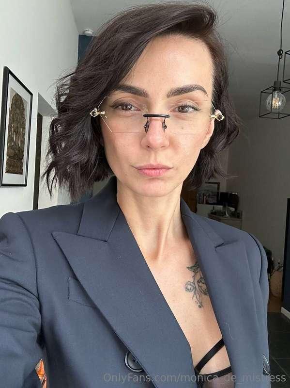 Yes, I’m working. Yes, I’m still the hottest thing in this o..