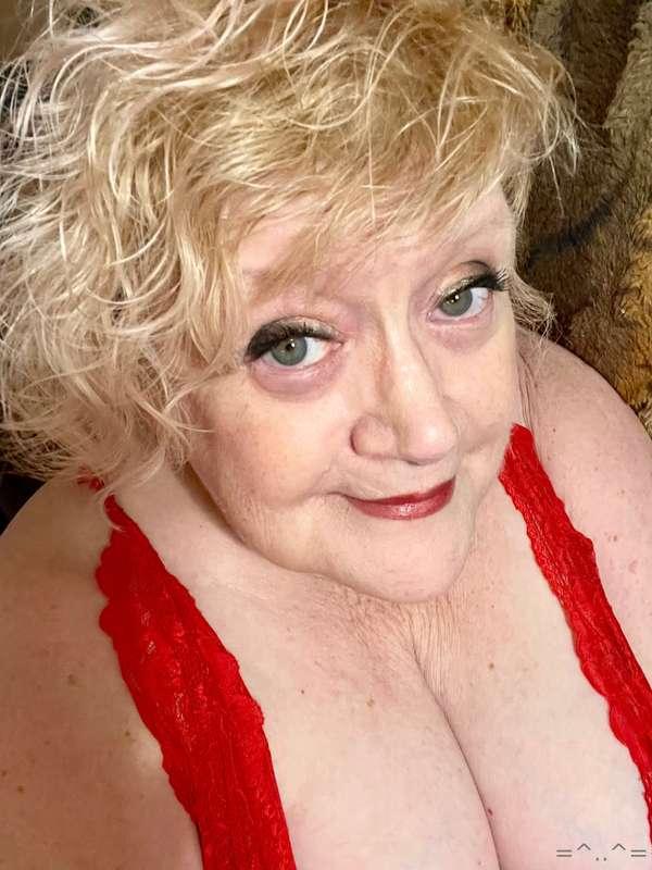 mature4boytoy image #1