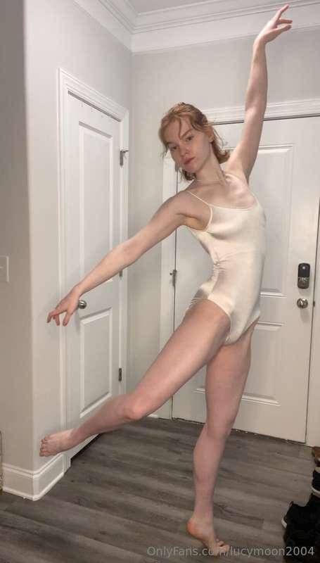some of you know I do ballet, thought I should show you some..