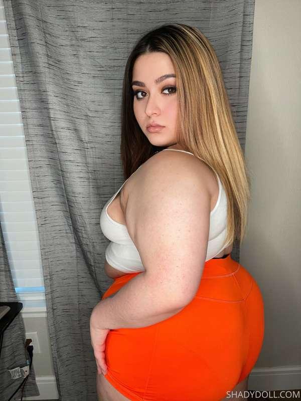 Just a thick bitch on here trying to make it 😭😈💜🙈