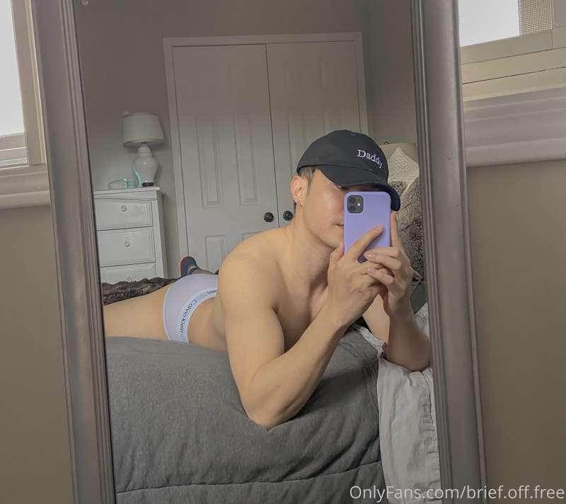 What’s on that hat ?