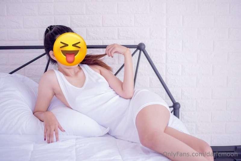 darlcmoon image #1