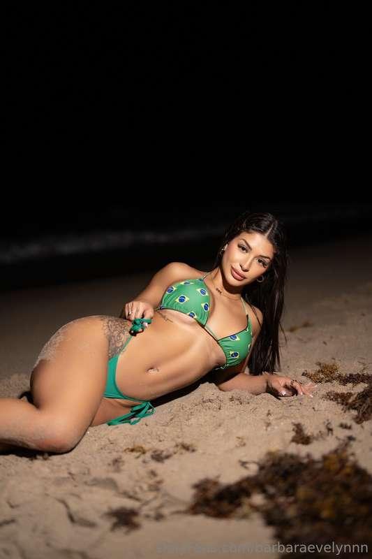 Your fav brazilian mermaid 