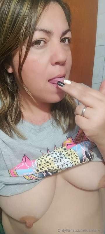 I don't like wearing underwear, today Monday and I feel so h..